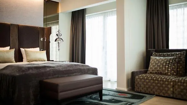 Tivoli And Congress Center Hotel *